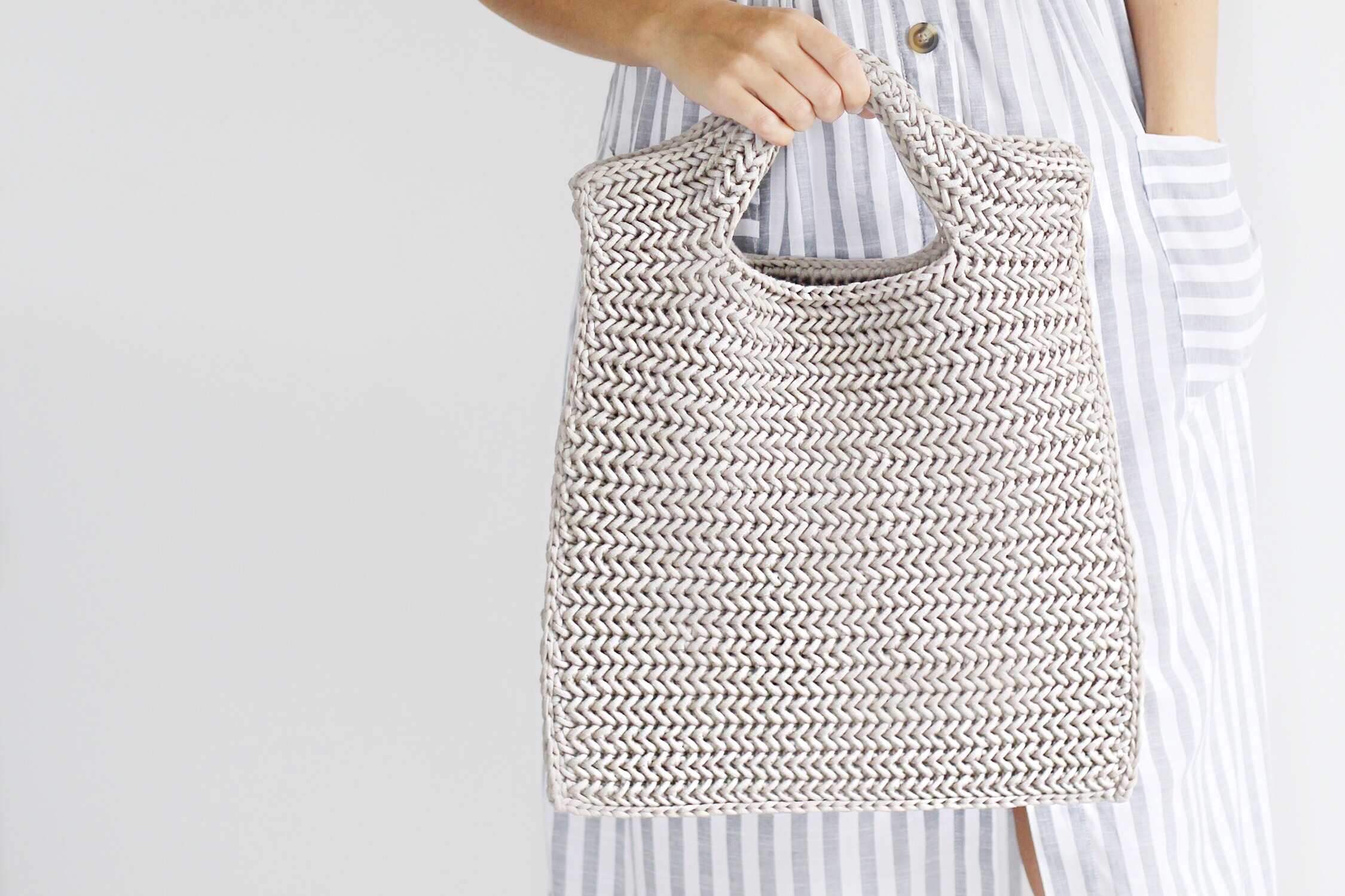 Easy crochet handbag pattern perfect for summer! Pattern available 🫶 ... |  TikTok