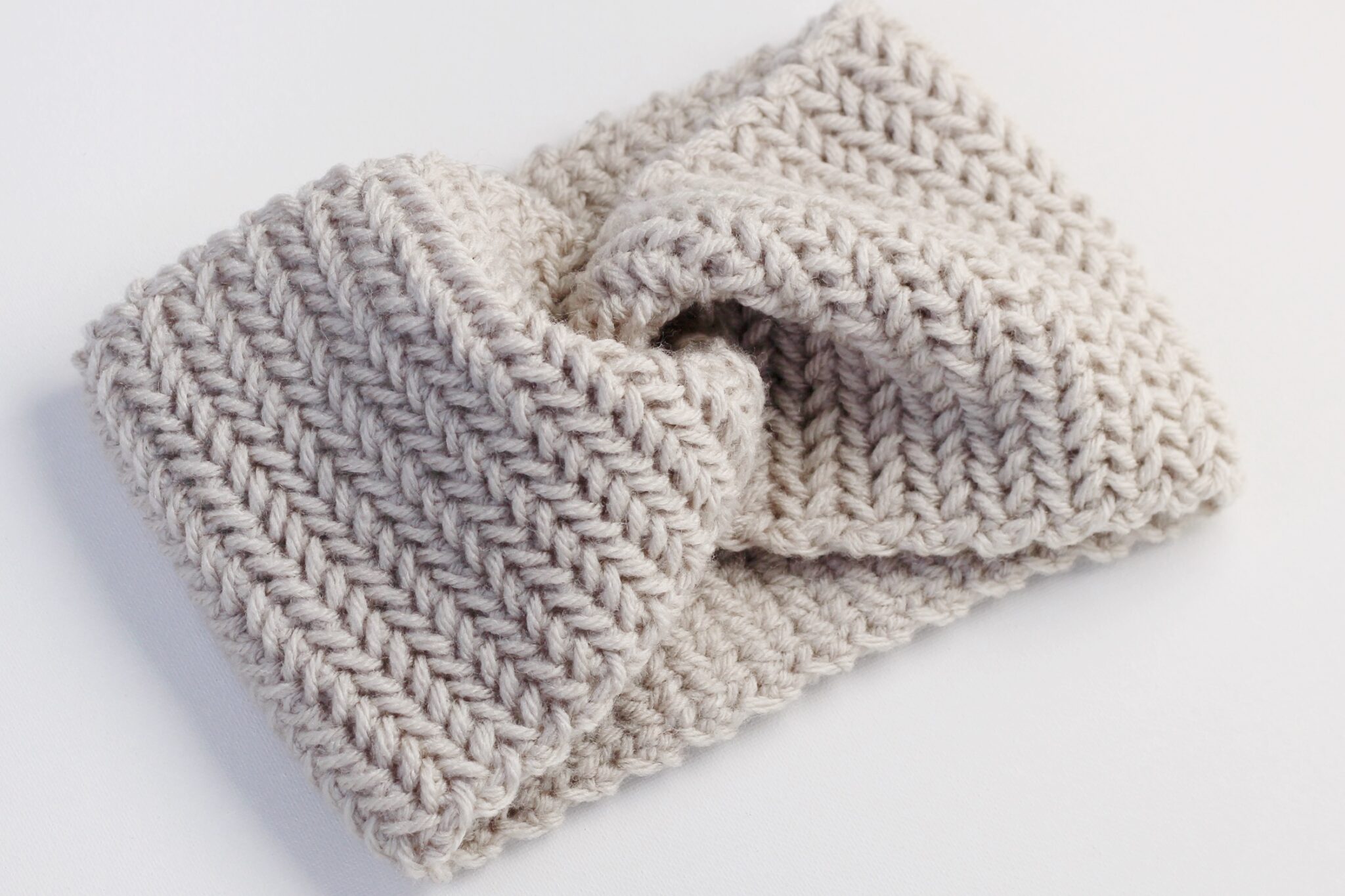 Harley Herringbone Crochet Head Warmer – FREE PATTERN – Lakeside Loops